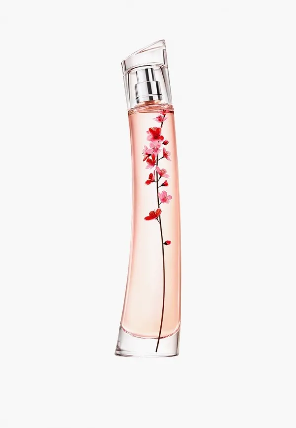 Исходная фотография узкого изогнутого флакона KENZO FLOWER IKEBANA с розовой жидкостью и цветочным рисунком на светлом фоне